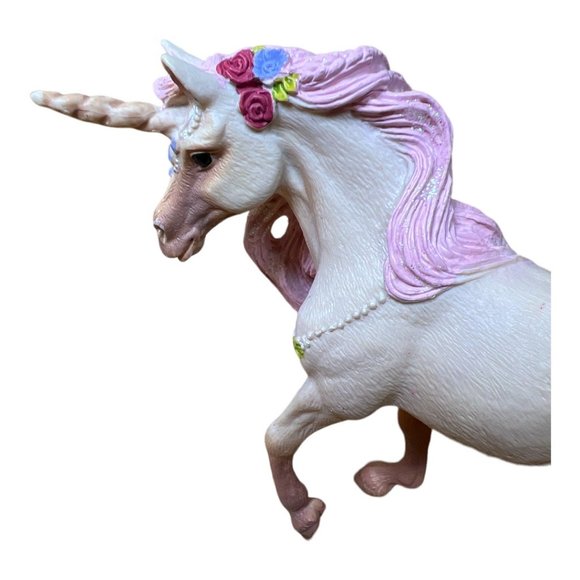 Schleich Bayala Decorated Unicorn Mare Pink Glittery - Picture 2 of 7